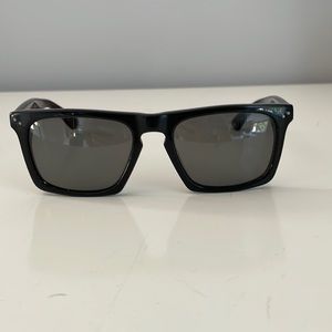 Mosley Tribes Lyndel